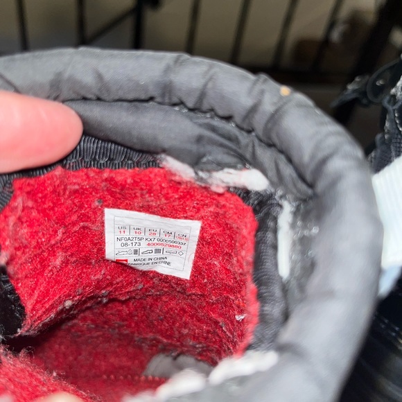 Boys the north face snow boots size 11 toddler black - Picture 3 of 6